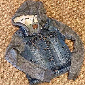 AE hooded denim jacket size small